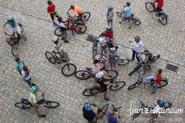 Aktivitäten der letzten Schulwoche – „Achtung Auto!“ am Montag, 01.07.19